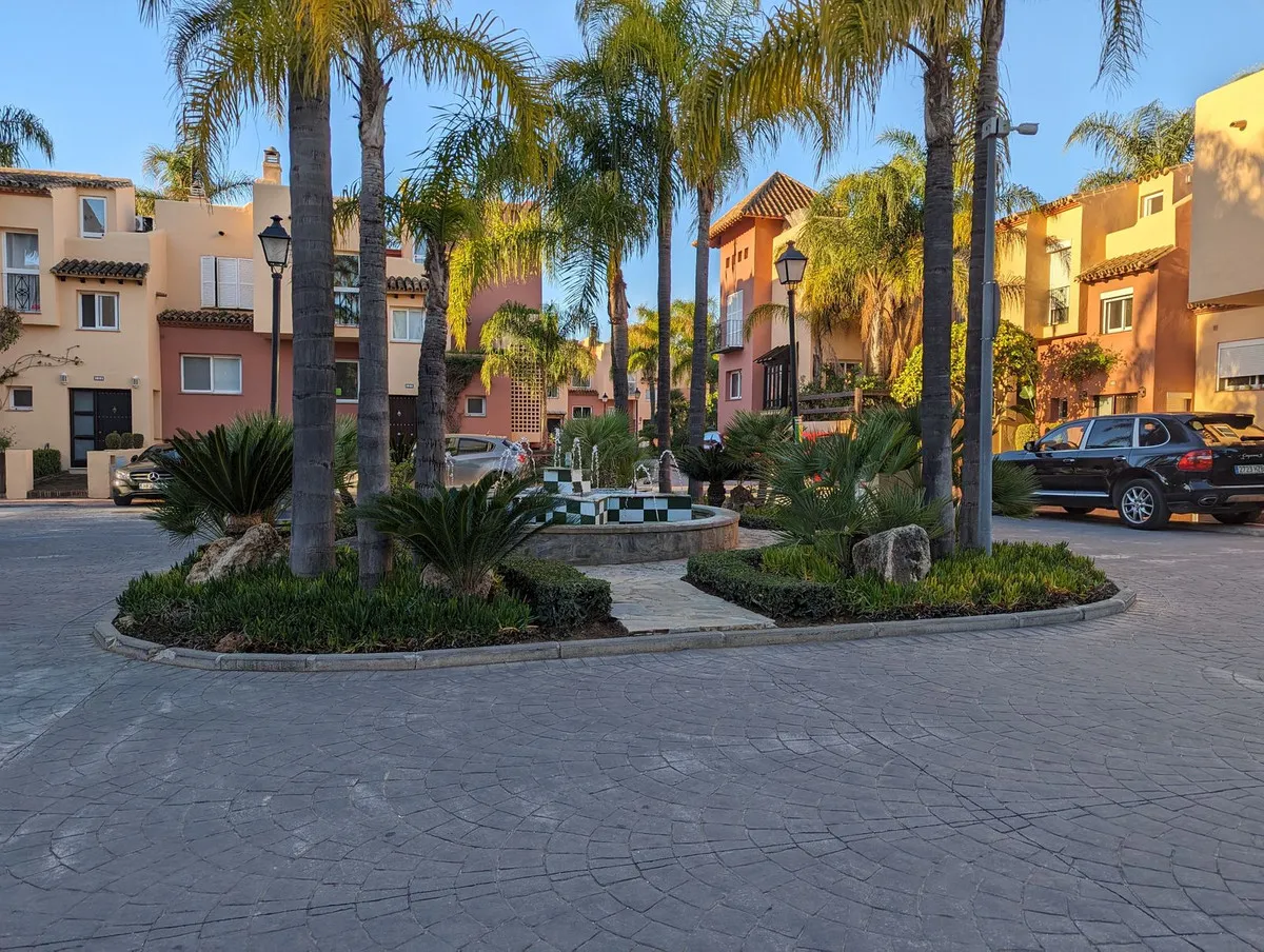 d95c7d6e-56f9-493d-a016-672aae699bea