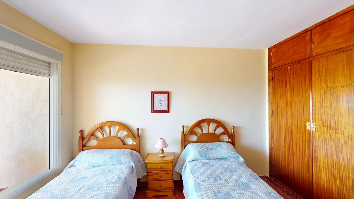 0c047658-bce6-4a82-a7d5-74ebb4549f5e