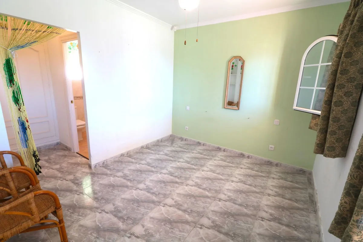 ee13d080-a127-4965-bace-01fae5fe8206