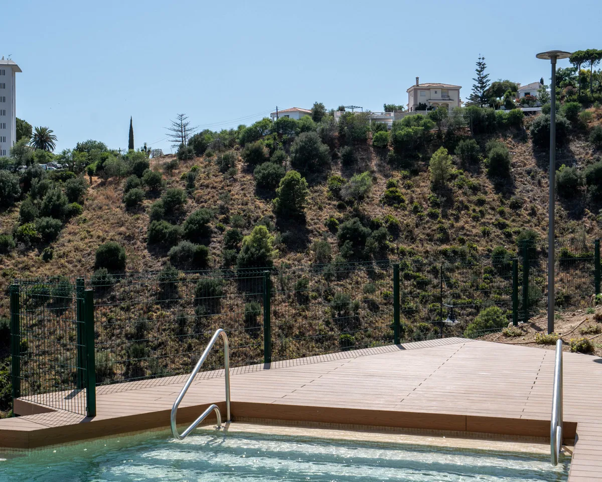 b3307af8-7c2d-435f-a1ca-a68d6e7d92da