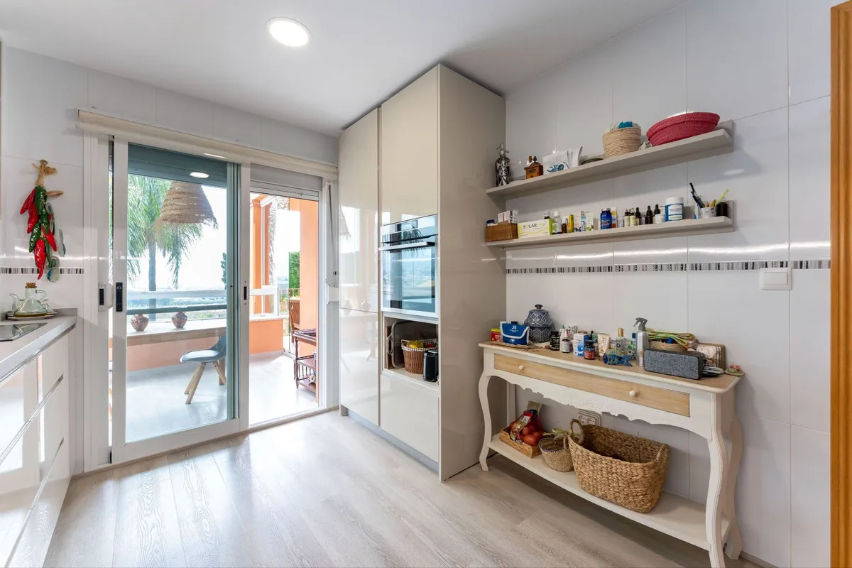 04964054-95c3-44c5-b035-9040ff14a27b