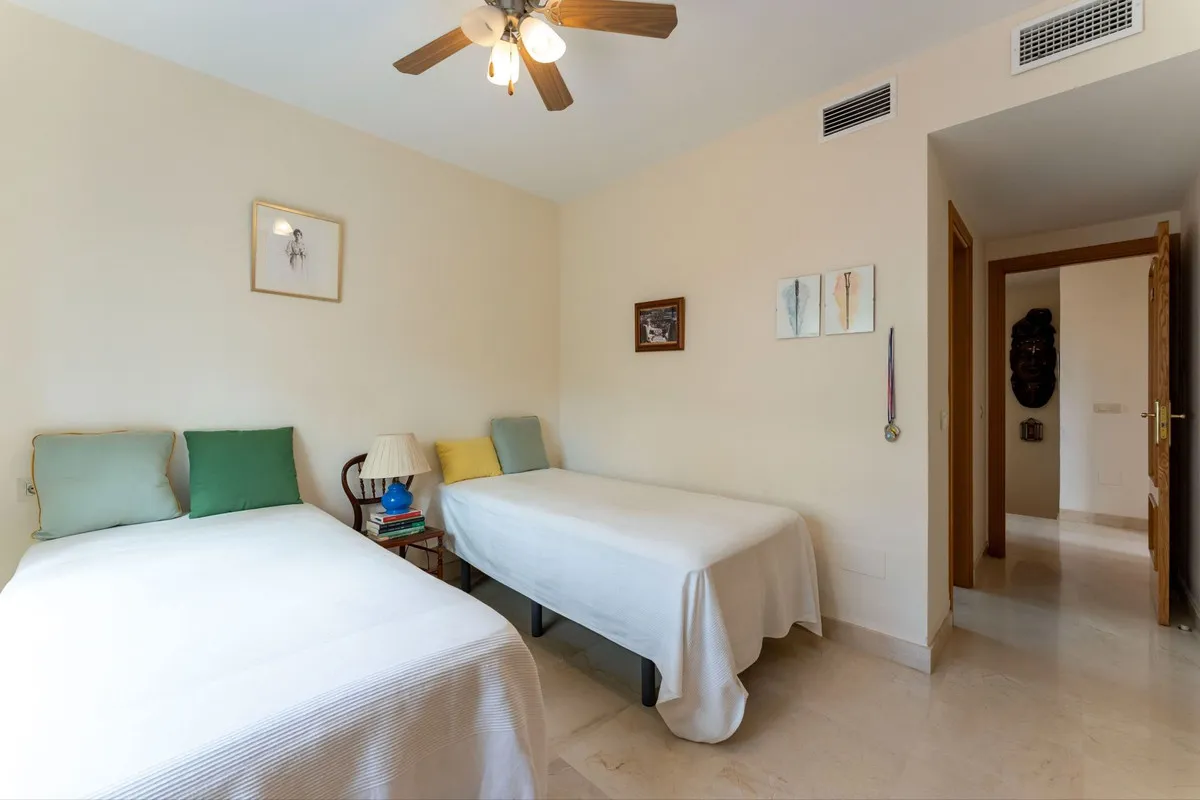 0918231f-e7ab-417f-bfb0-9d7fe7032a8b