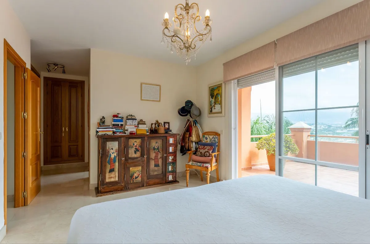 48a1479c-bfb4-49bf-873d-1d033fbafb6e