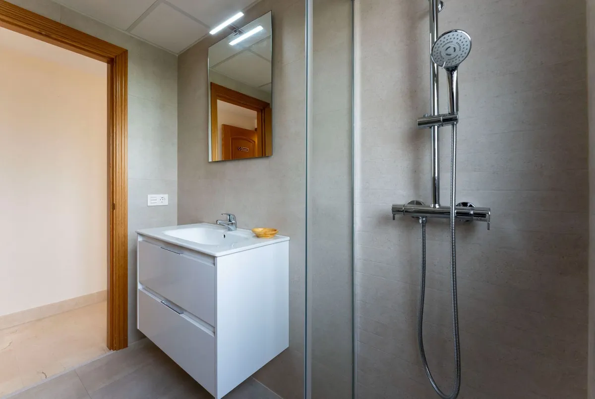 664a45a8-ad66-42b9-a369-9f3df1919317