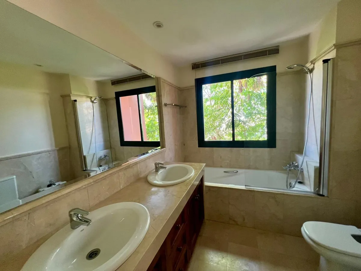 18c28dee-970d-47bd-b2b1-98d0e5157bee