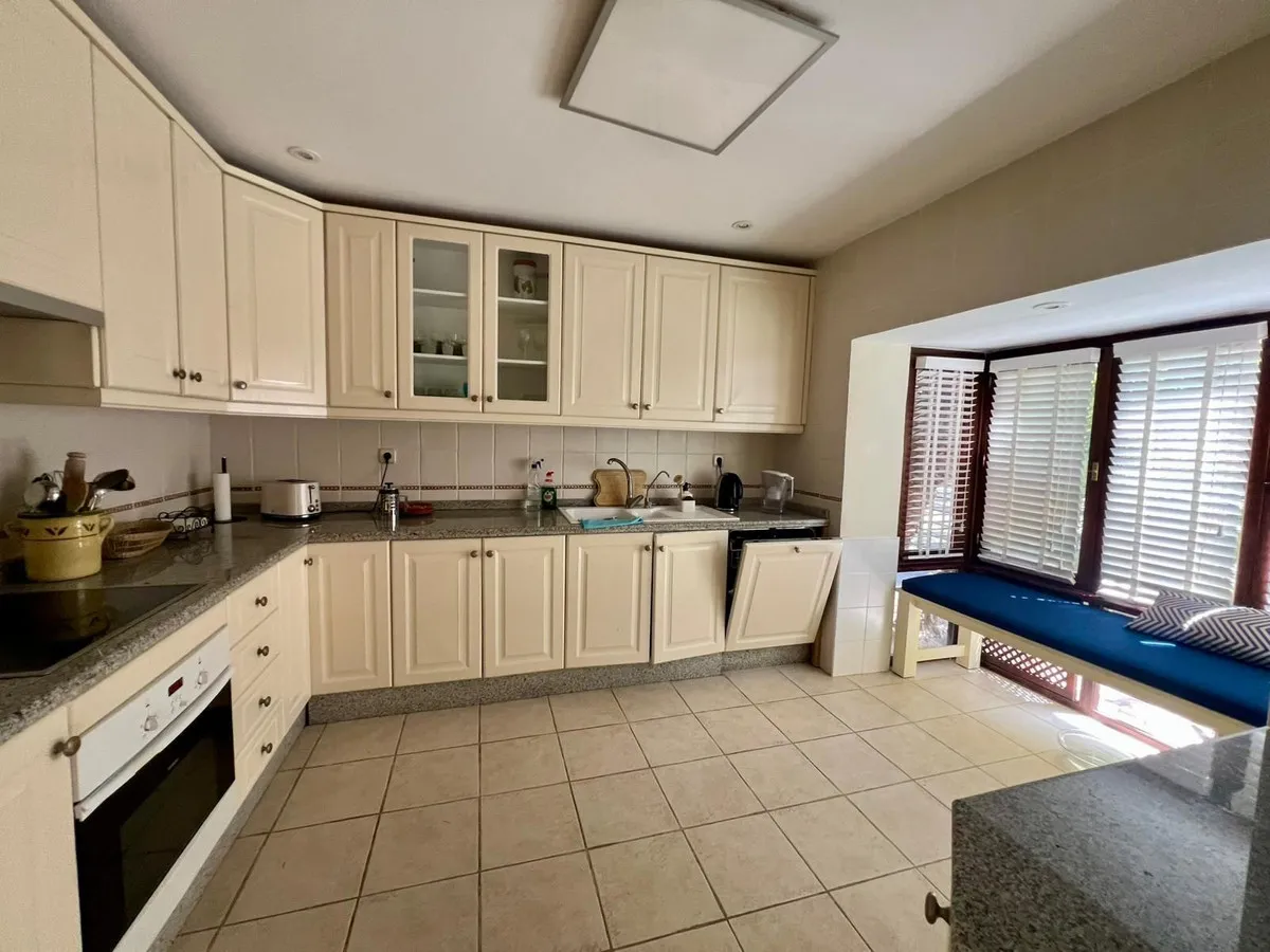 aa7d6fe9-5f31-43ef-ad6b-22b45a576c1a