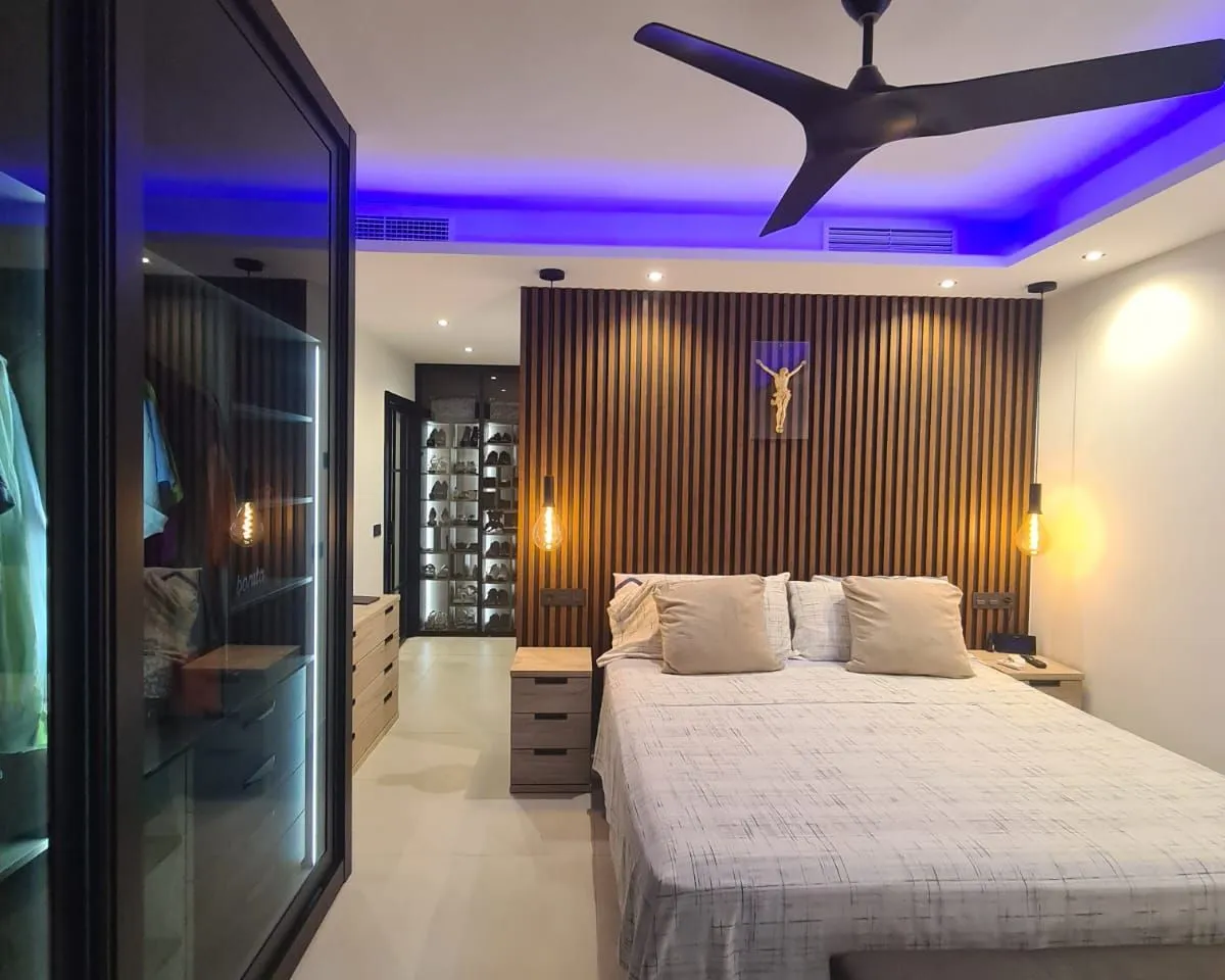 b2c064db-ccf1-40f4-a006-3ce44c188329