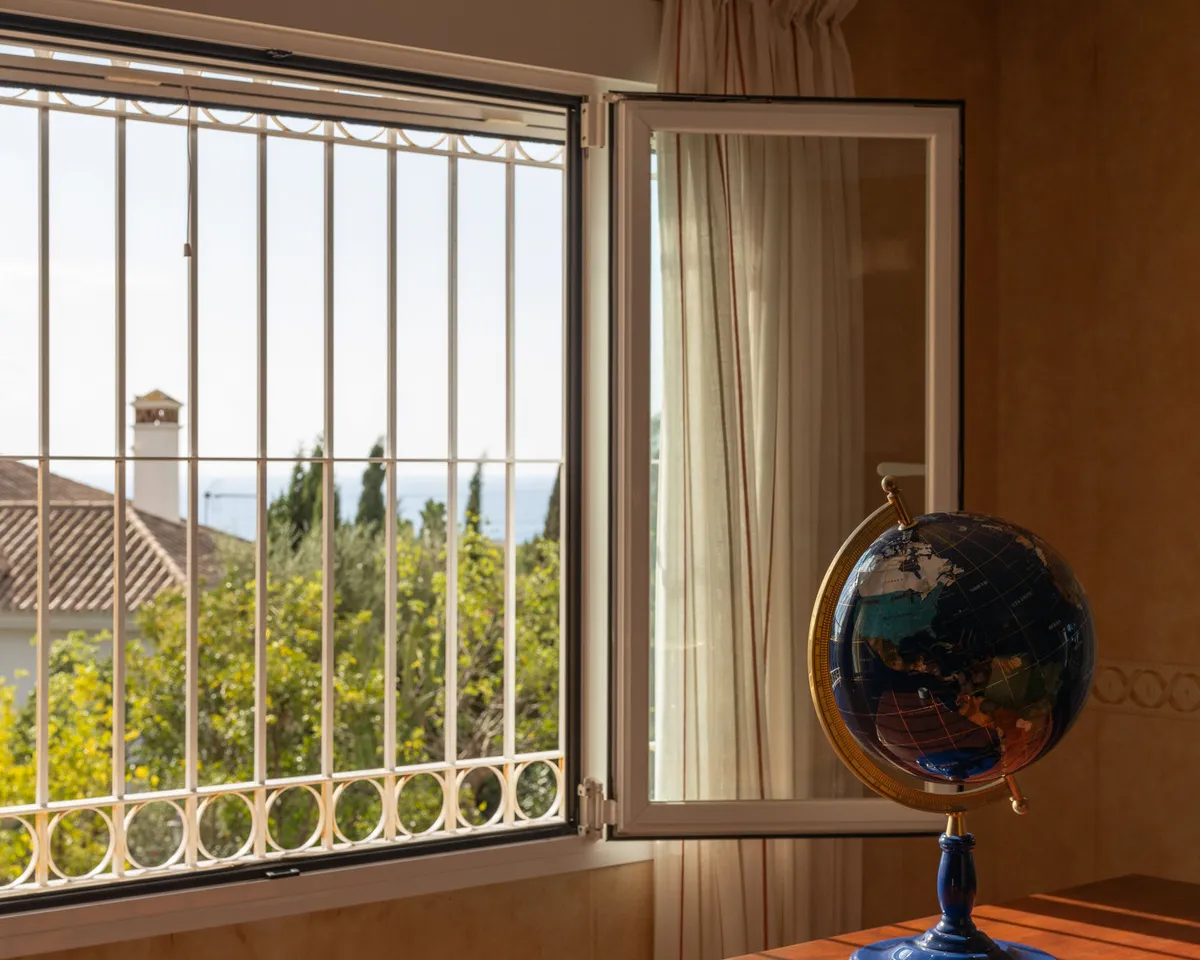 93aea9f0-5e51-42dc-9c41-64803e3a8f8d