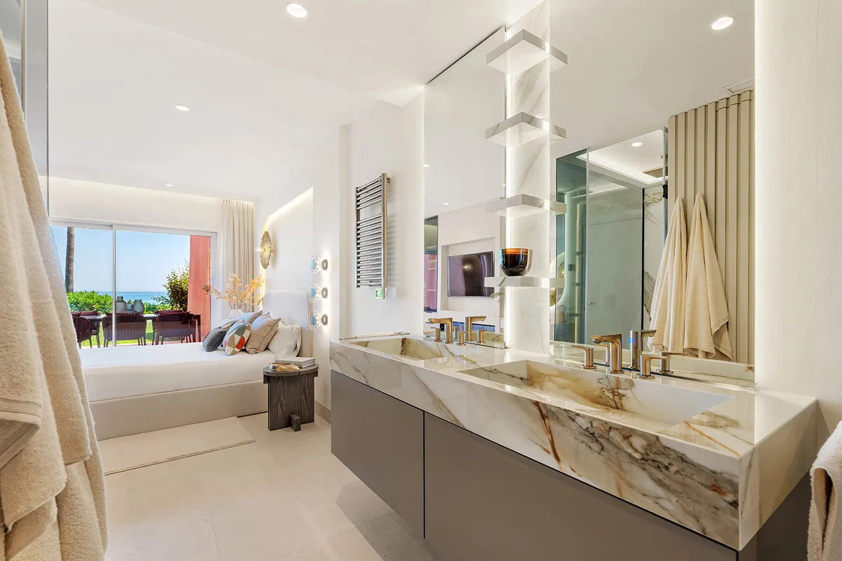 175ea484-264e-4c5e-aa64-f824aebb2e23