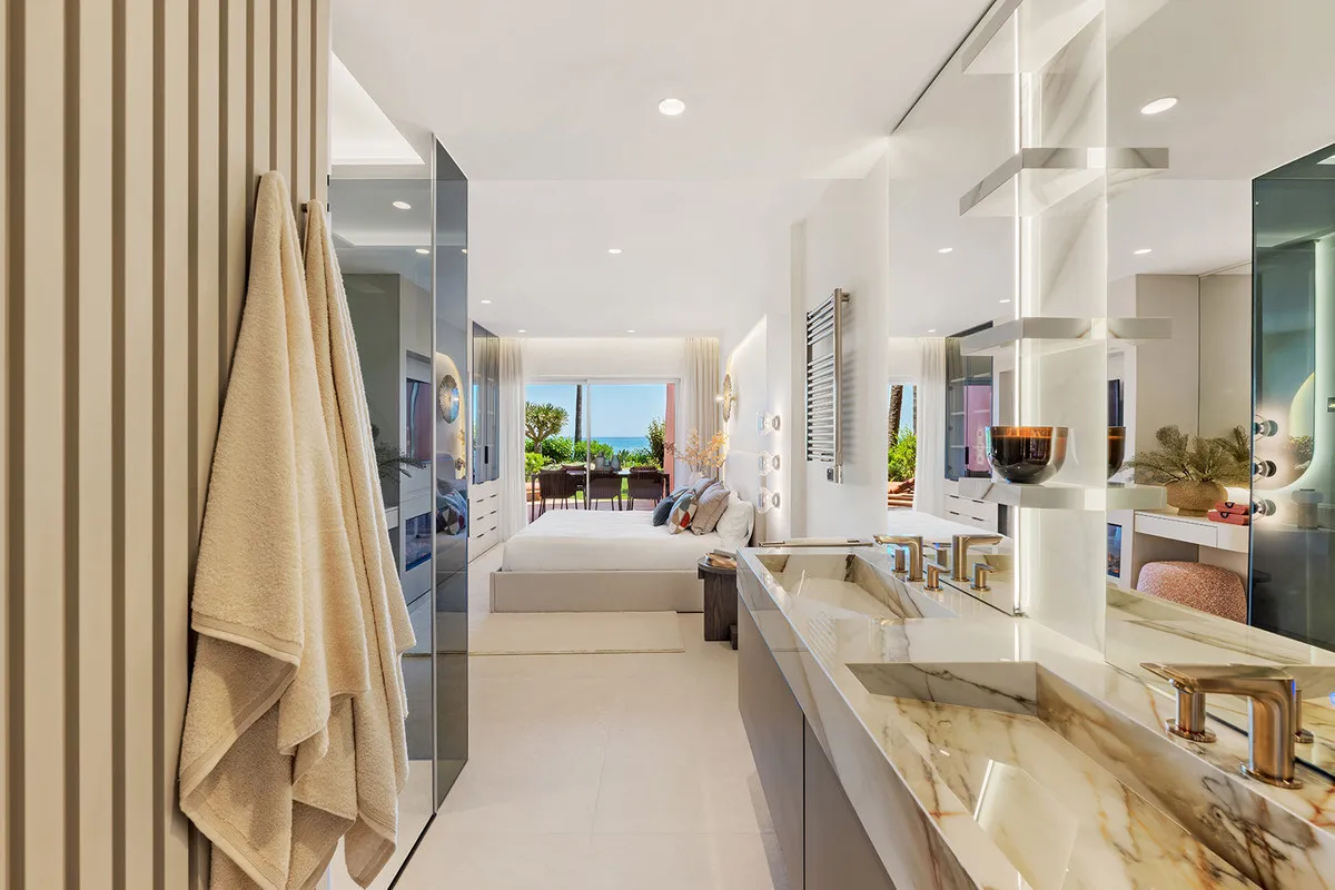 f41b7e64-b296-4ea9-932e-ae60964401b7