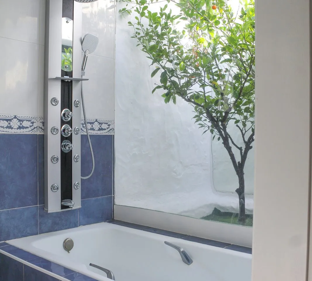 2be9ccc6-0d1f-4ee9-a4d6-3c4d78449021