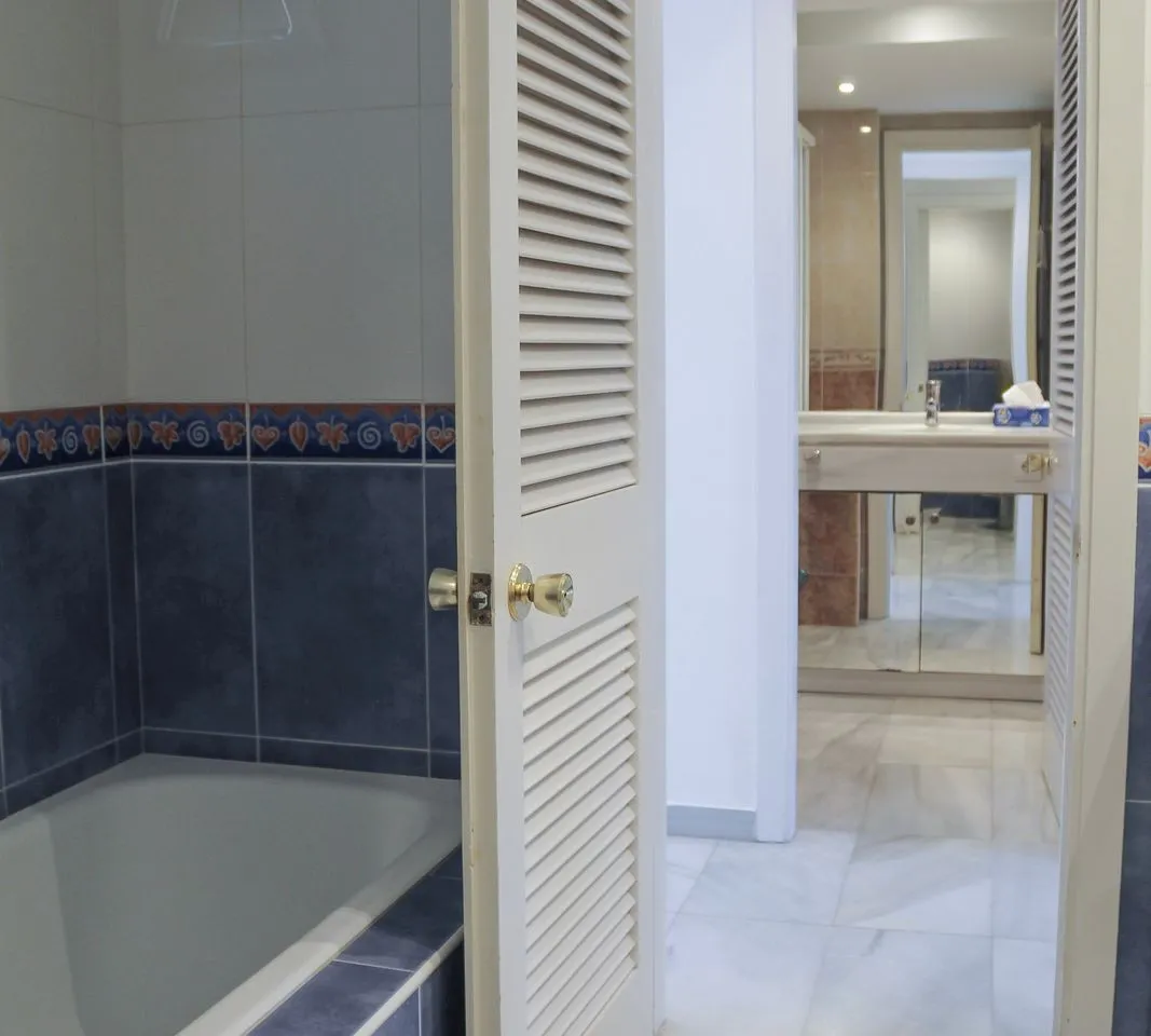 e1783bf4-89dd-42fc-81ee-edd1164de74a