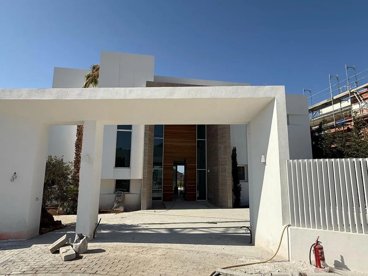 b85698ee-1c70-4045-8994-9a65b36b53a9