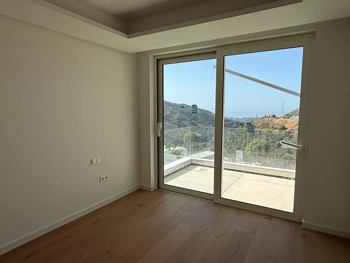 bfdef9c2-dc1d-4cce-ad73-8db5483b6add