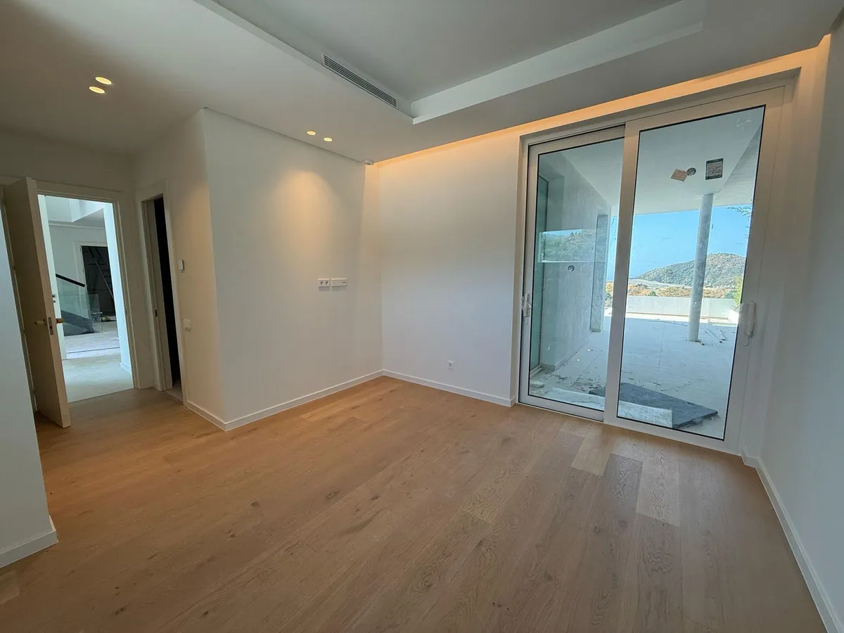 c681fbee-a67c-4309-82a1-99f2554fc96f