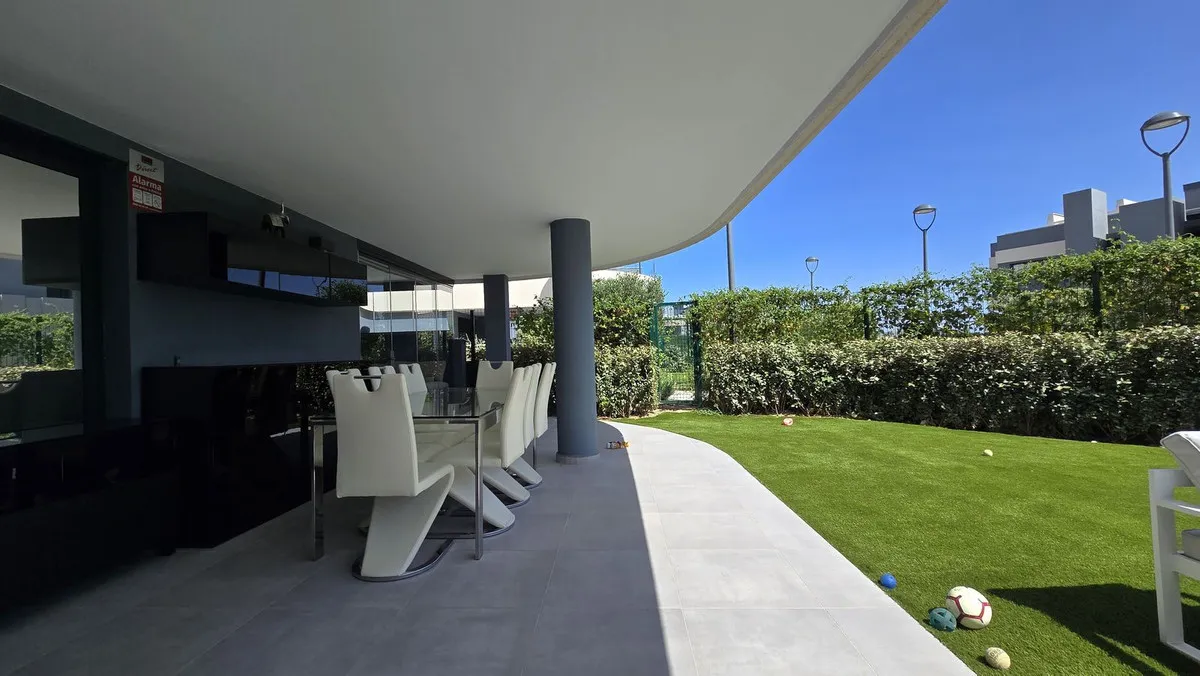 221d7ed3-3d45-4472-85b8-bfe83843c1b5