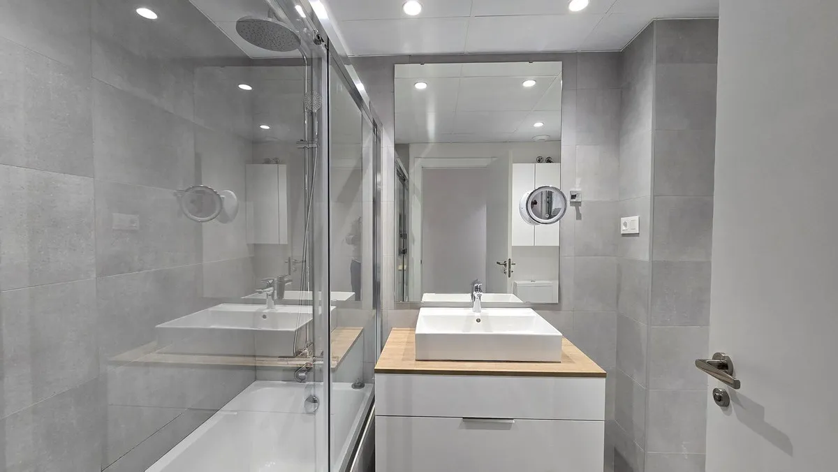 23d1b131-74d1-48e3-adc5-5a1623a29e92