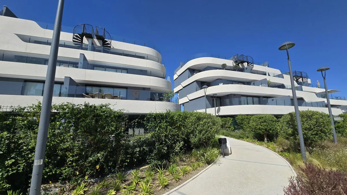 eb6f5fa5-7ec6-40d7-b645-4b06928e6fc5