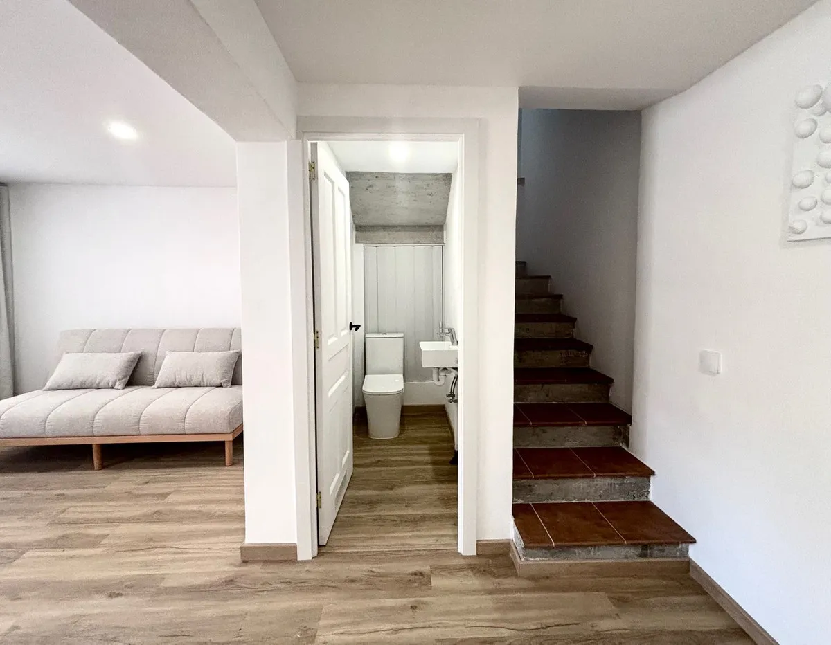 a9c9e258-de63-47c4-8379-9128089f5f6a