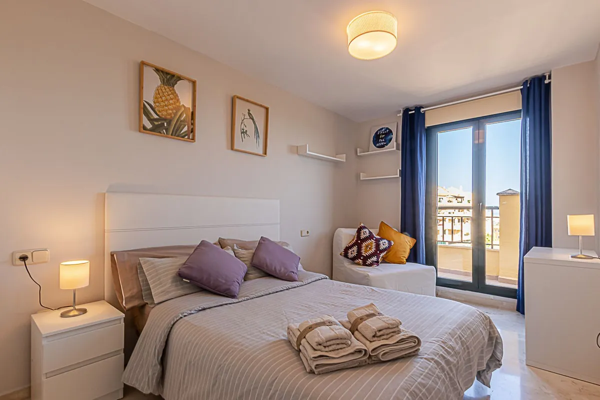 ba902ec4-57e1-4bd3-8a12-93d9a62d93e1