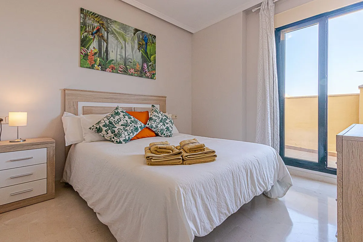 dfb78d4c-8464-49cf-aefc-0ae86cb50be0