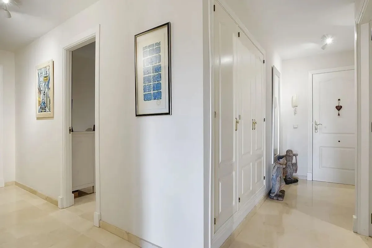 a120bafc-dd21-4f53-98e3-b8bd5e50d91c