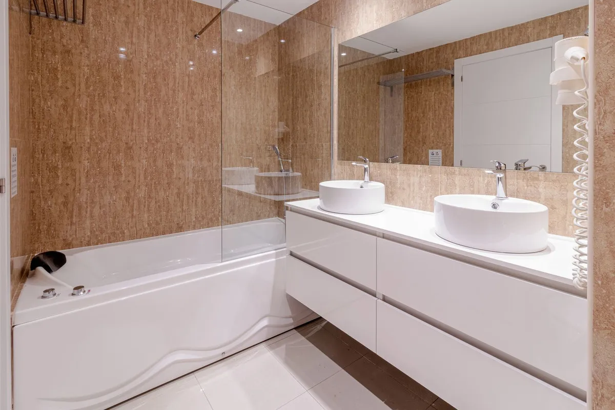 6d948187-36b9-4a40-9f52-3b203e1b8e25