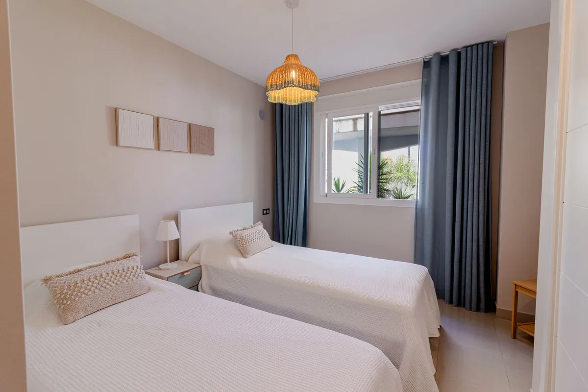 f3efcf21-b926-4a3e-8f42-649d40d02758