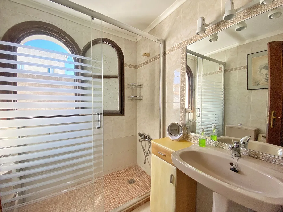 039db1f6-88a9-43bd-9275-e0b19ed78d0b