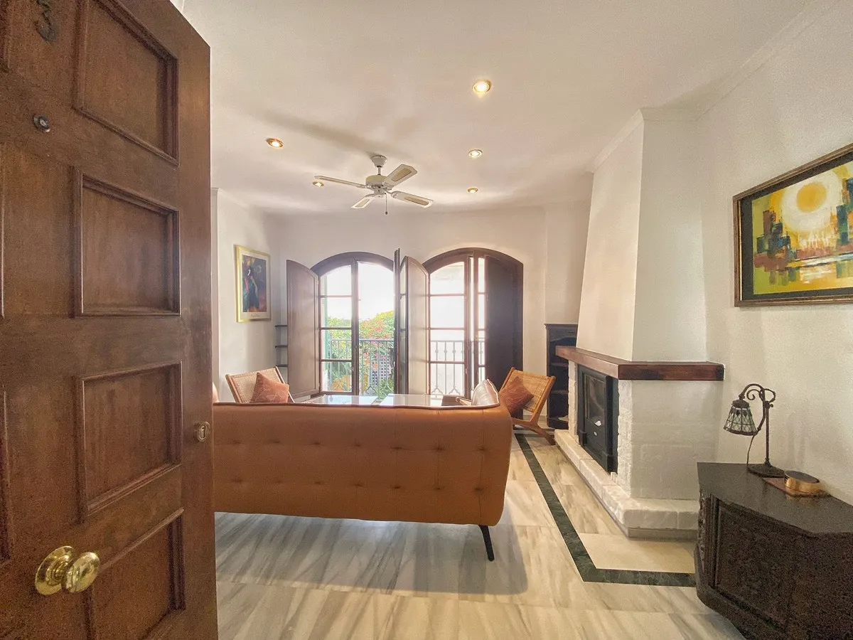 23e3ffc2-f9fb-40a8-a048-ee97dd814fd6