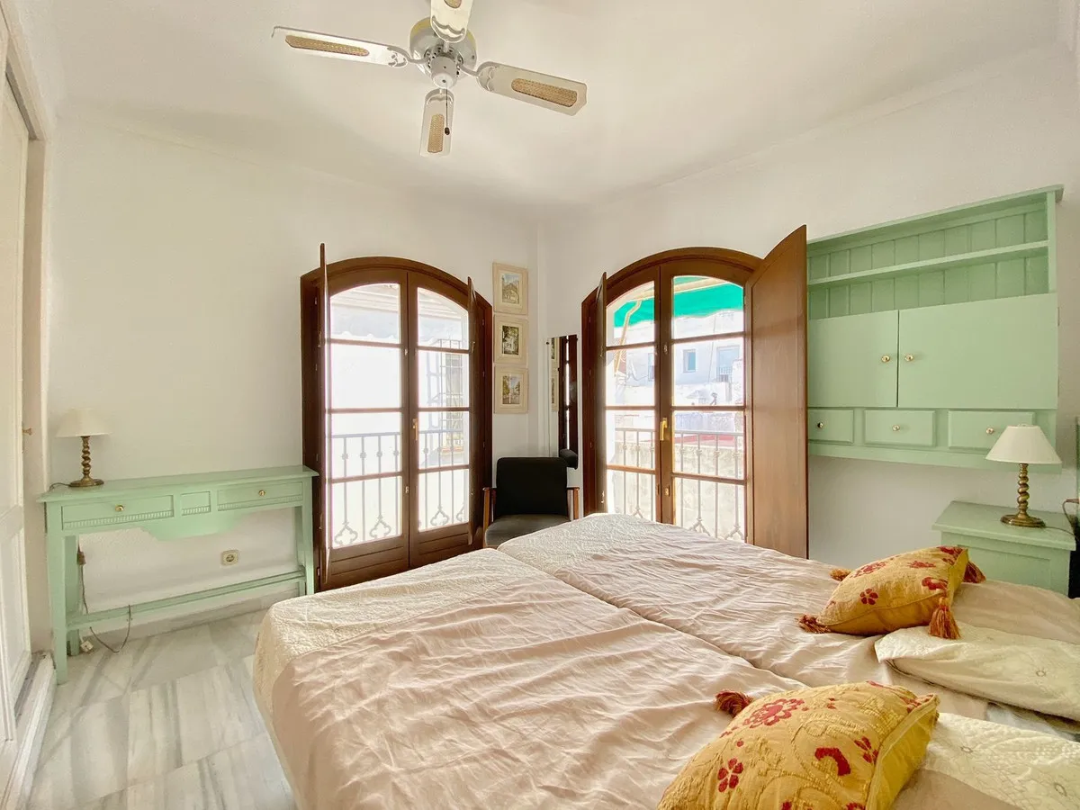 a912ca87-8d53-4e68-ba52-03da43830826