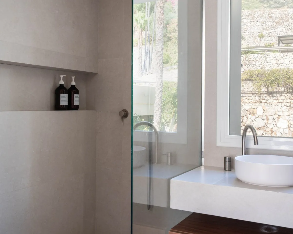 321a66b2-63b0-4ae6-91da-2e3daeaded00