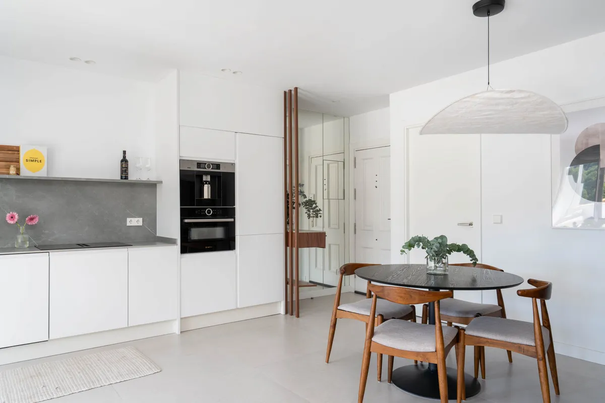 bca7ca89-957e-43e3-9032-e76eed9cee34