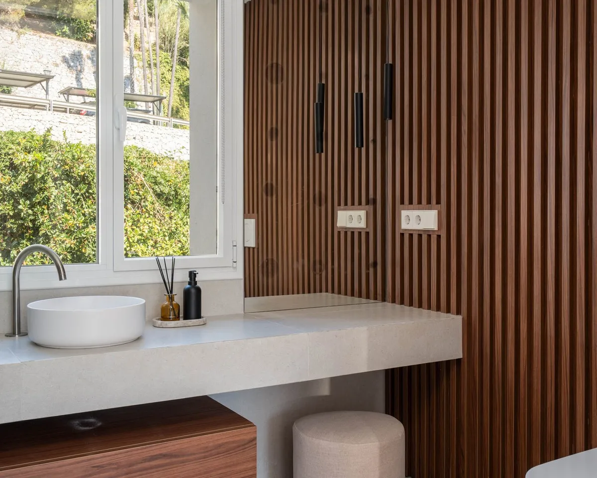 e2a29483-f220-4843-9416-79f8107a5ca3