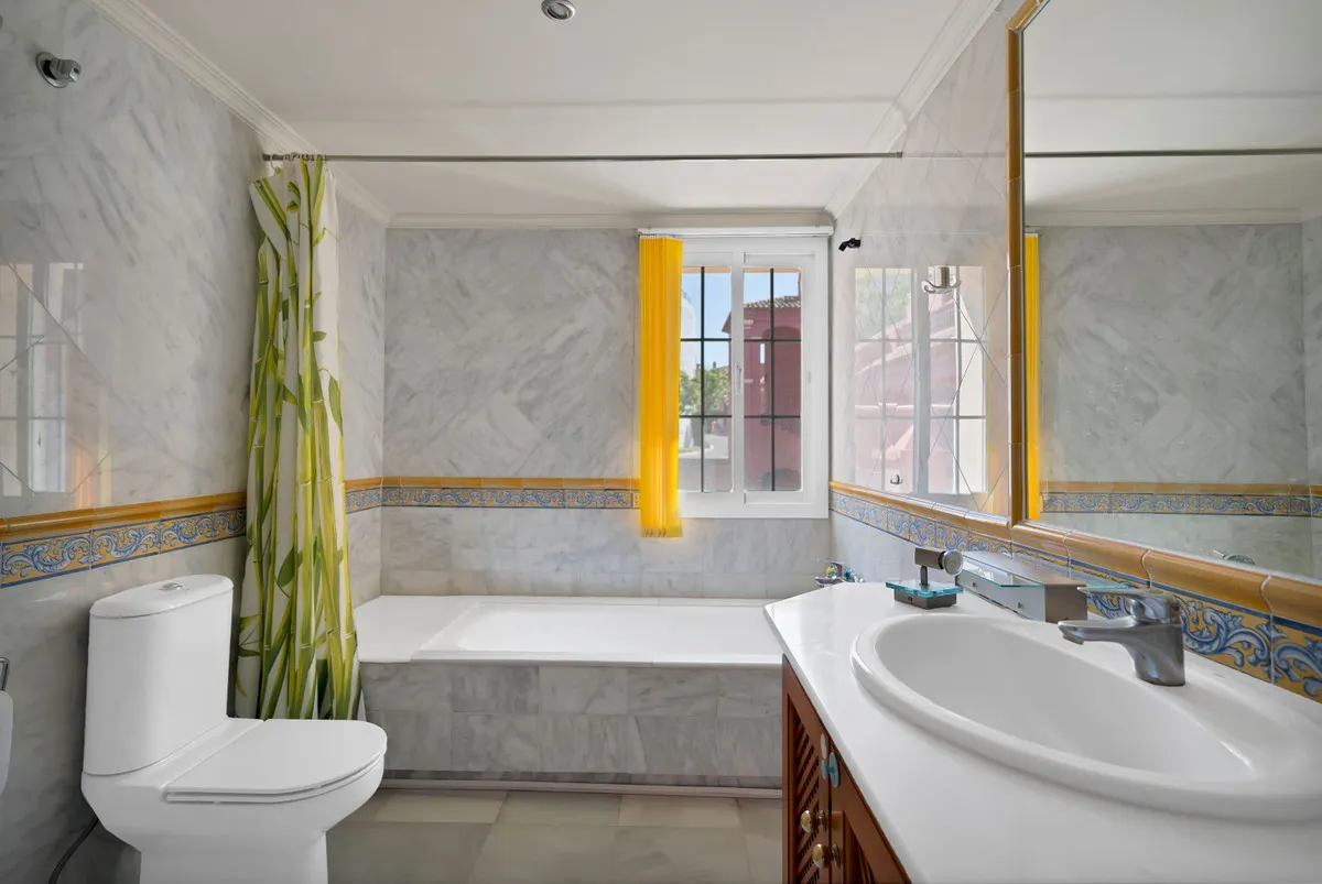 5b05417c-4d48-403d-9db0-96ebff7b16c6