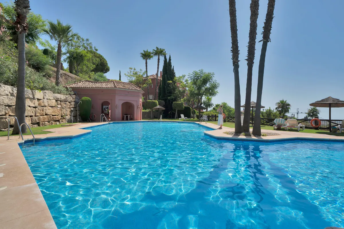 810258b9-a969-453e-88c9-ca185917c1f0