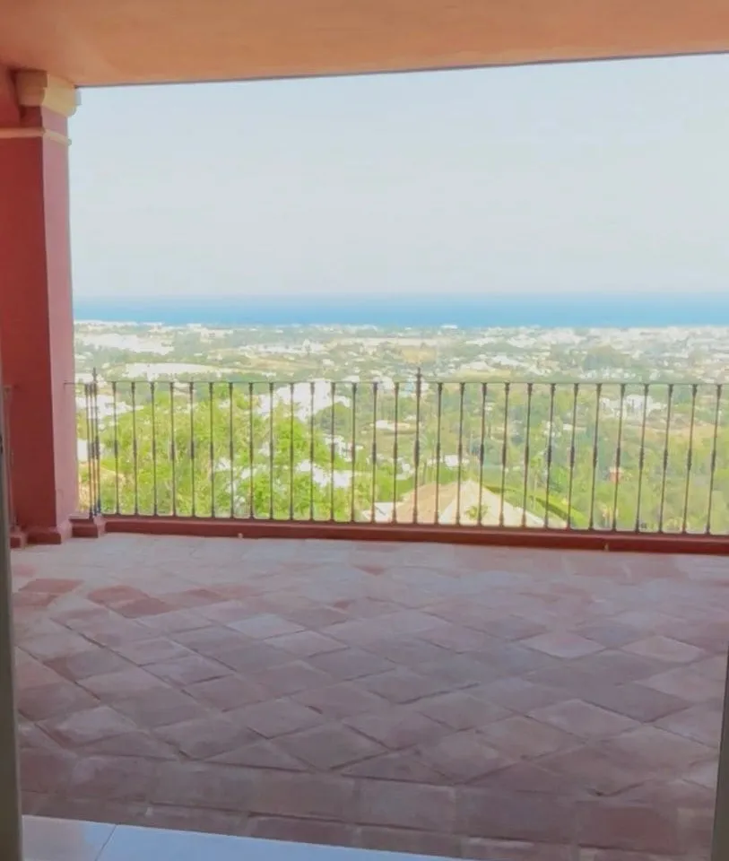 826df4ac-52bb-4cbf-a643-07d7fd582a94