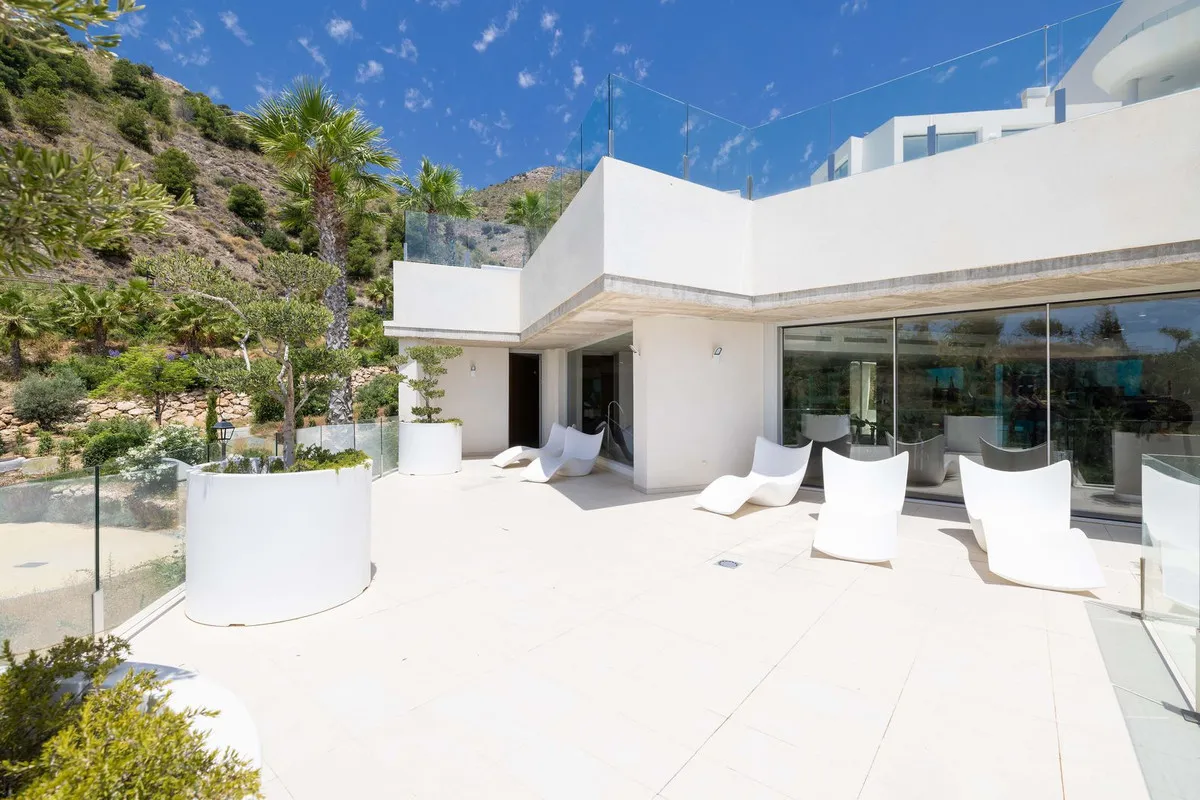 099ebd94-39fa-49b3-930b-f1a86d356f86