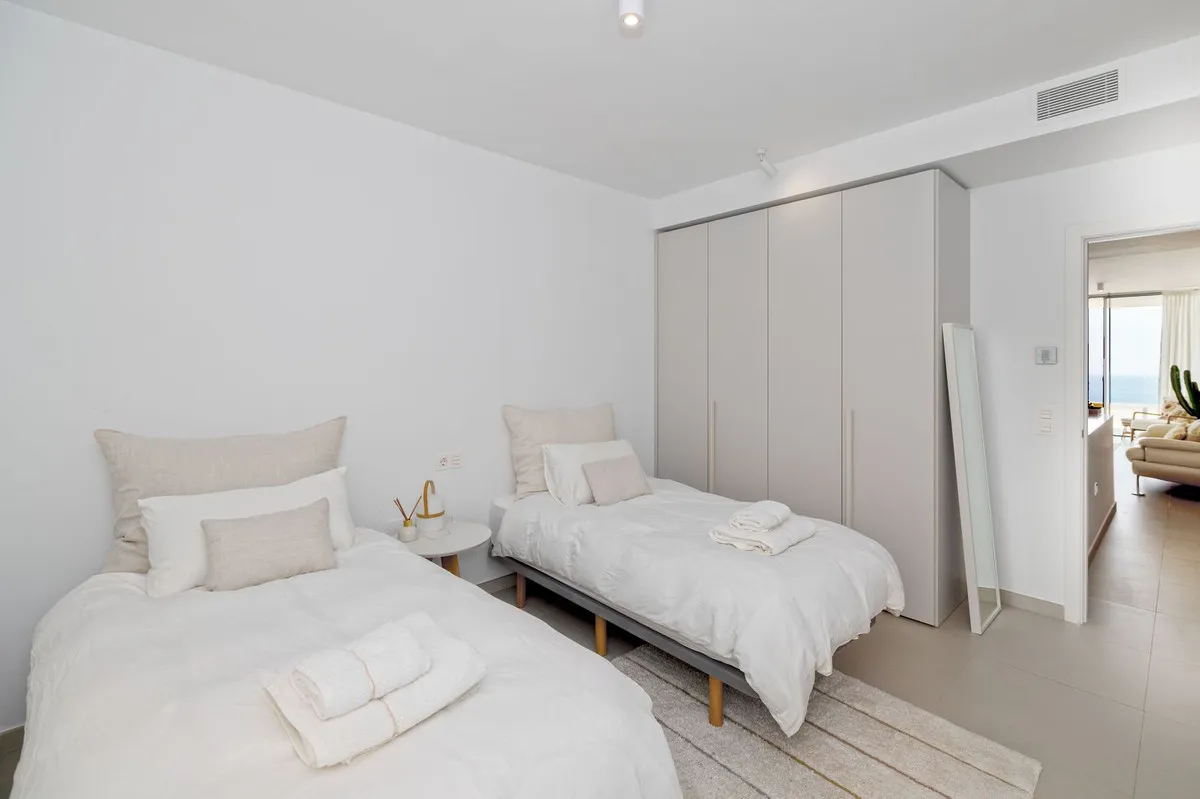 4c4d46dd-1194-4cf3-b1df-6aaa6aeb4c6a