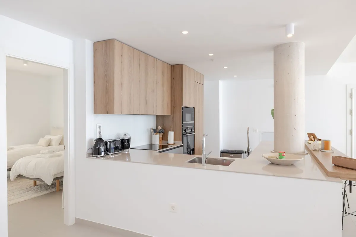 699d2ef8-75d6-42c4-9a67-bcac1c8c7df2