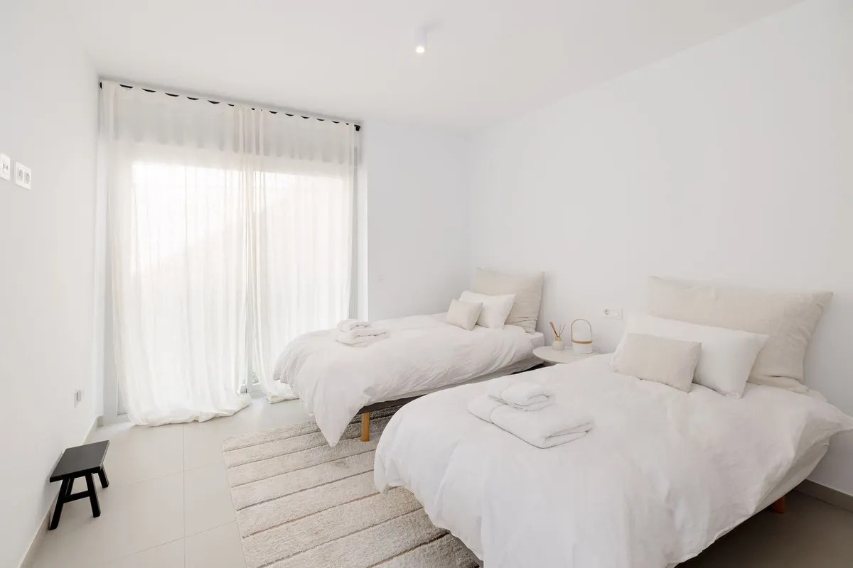 7333c8ac-2f6d-472c-bdef-bf8e44eda00f