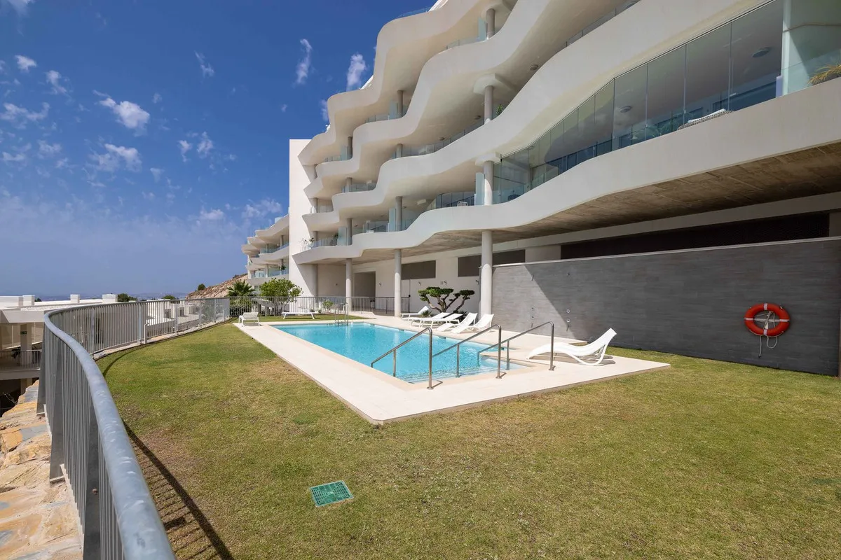 8dce175d-c660-41e5-a09f-6e42531255d7