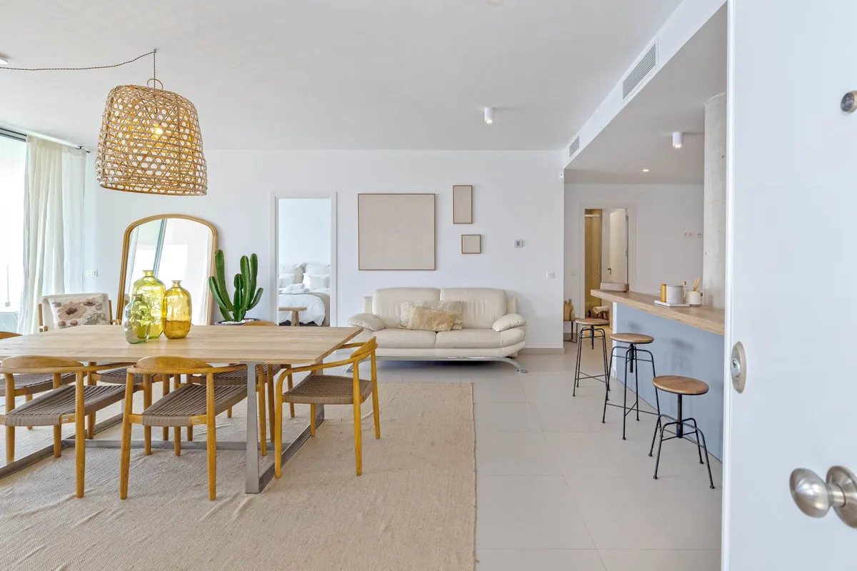 8f4de1ae-bffc-49bd-a384-54abb66504aa