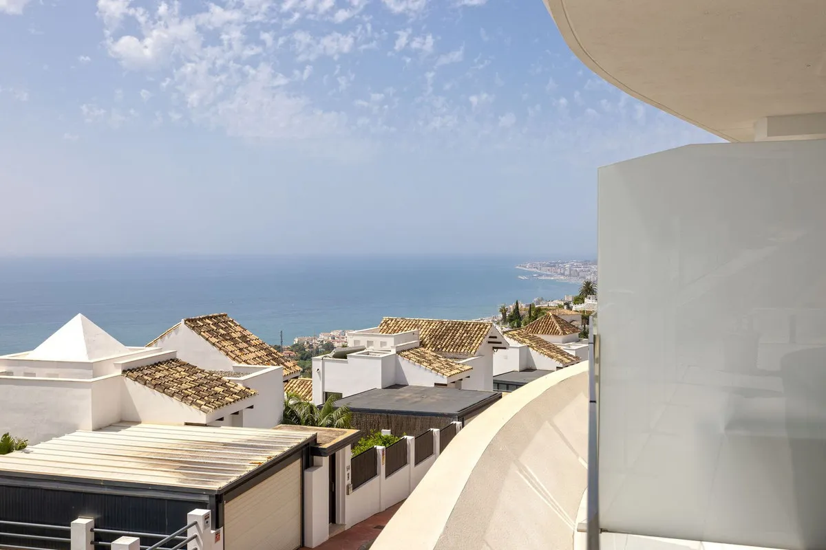 b05dbcbb-d299-4bb7-a1c4-6c74b40a8b4f