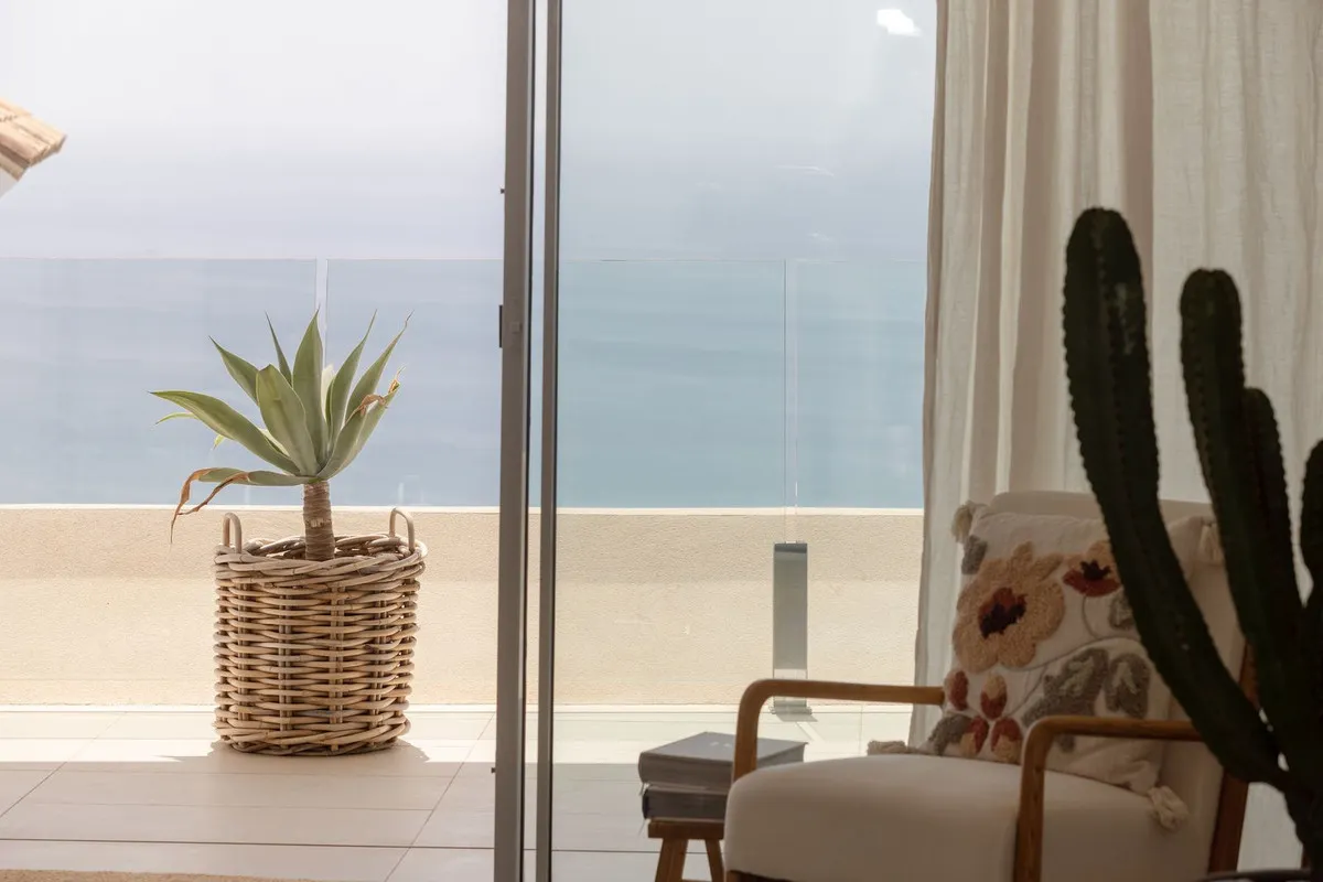 b0951091-4248-4874-8ca8-3e4eb87f577f