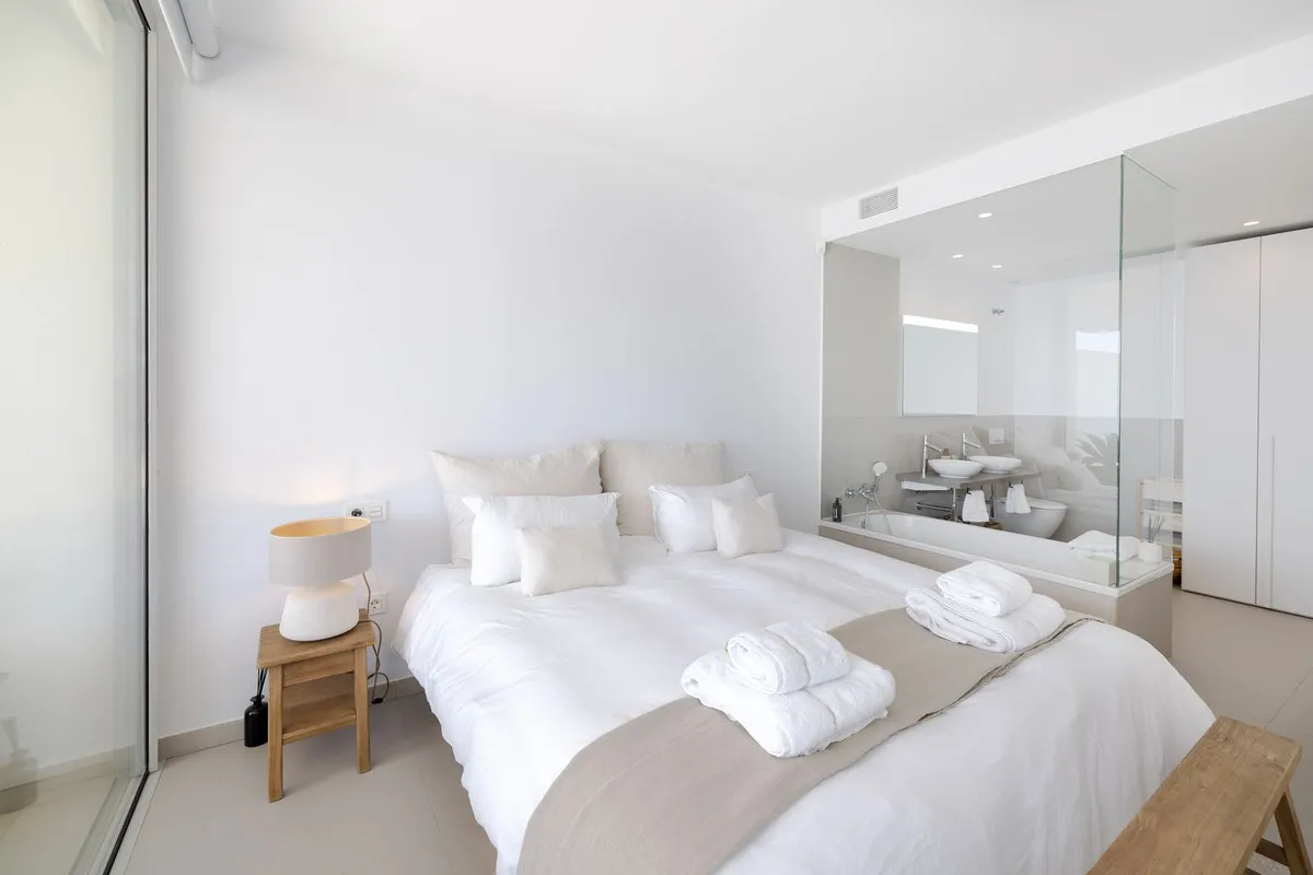 ba610e28-a2d5-4c10-9972-6bba57fc7189