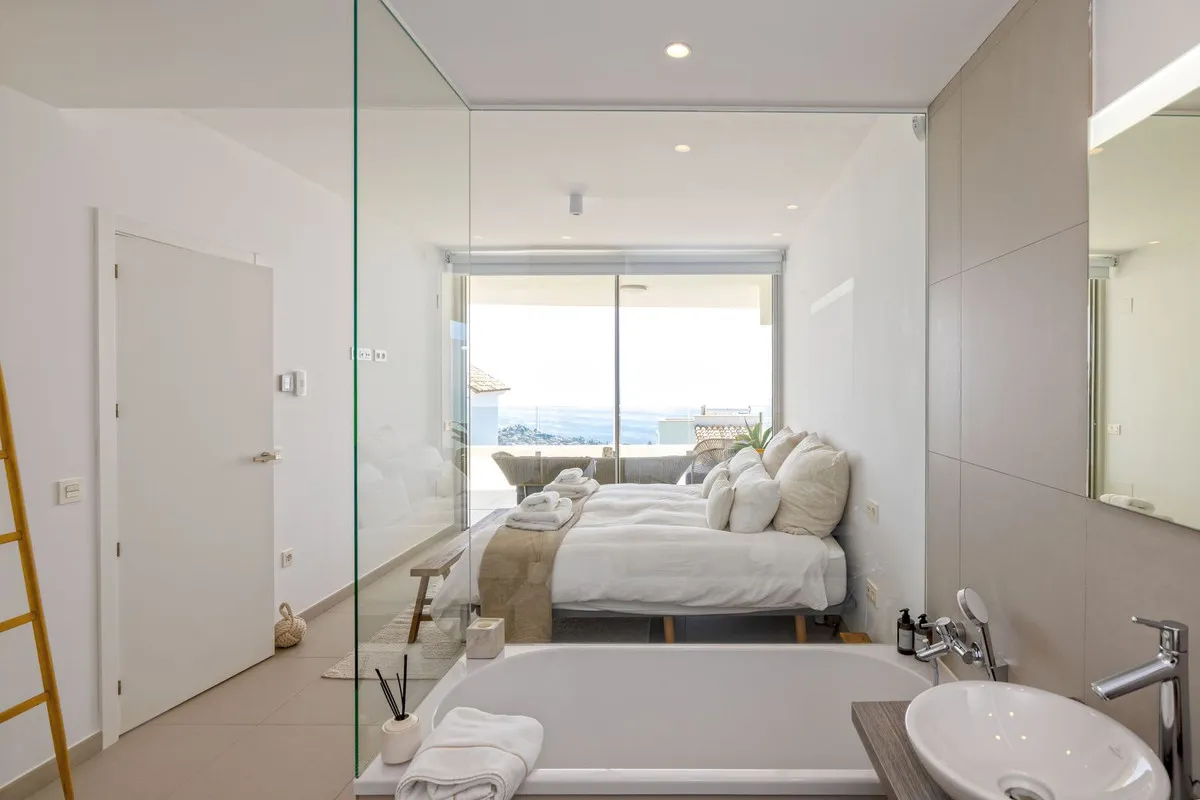 d02ed074-b514-4012-a458-1b08ffaa7b23