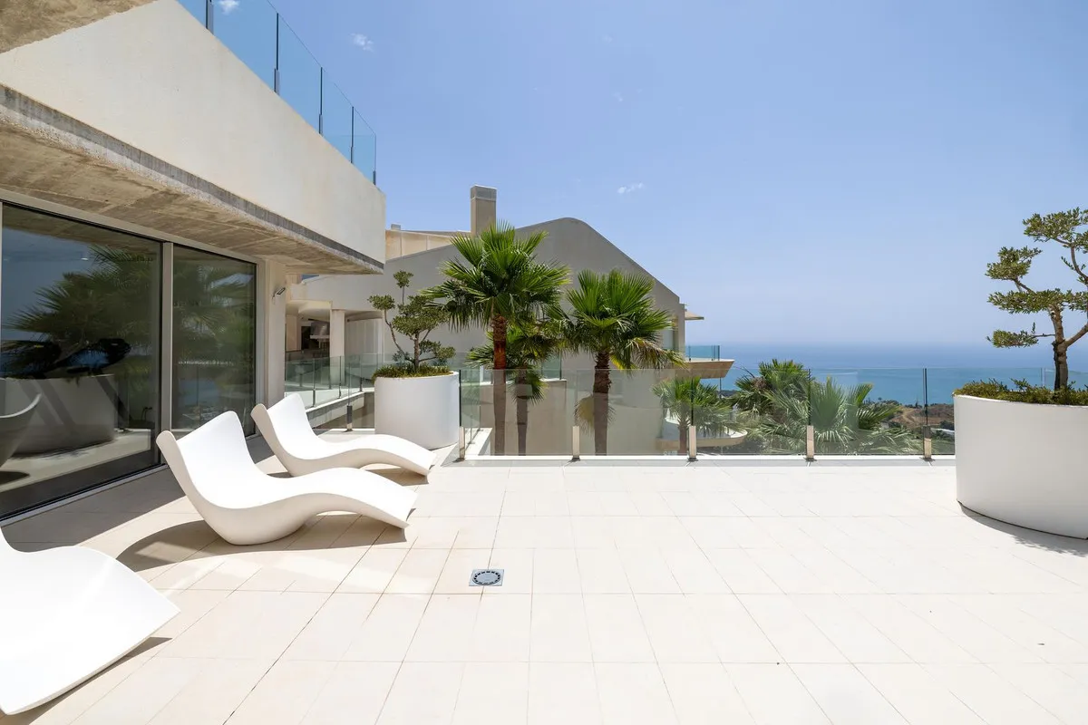 d813f2c9-f24a-4286-a1f3-9a9e963de2ad