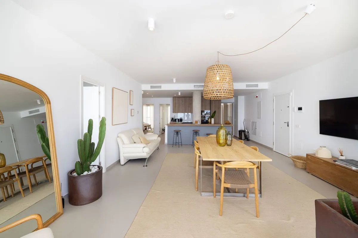 e7ea099a-8314-4e59-9d38-1d2d2b656bc8