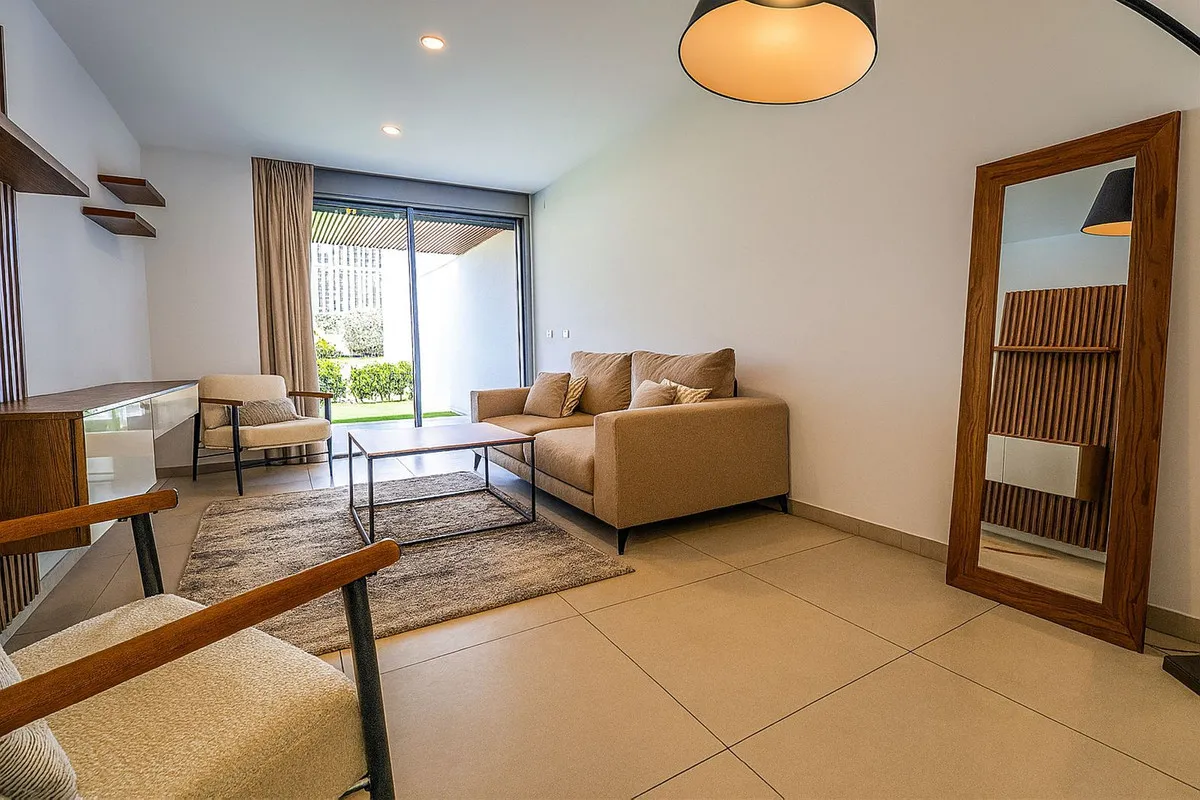 4233cd5f-9a68-455d-9a8a-690113014adb